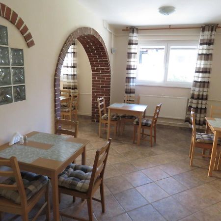 Thermal Apartmanhaz Komárom Dış mekan fotoğraf