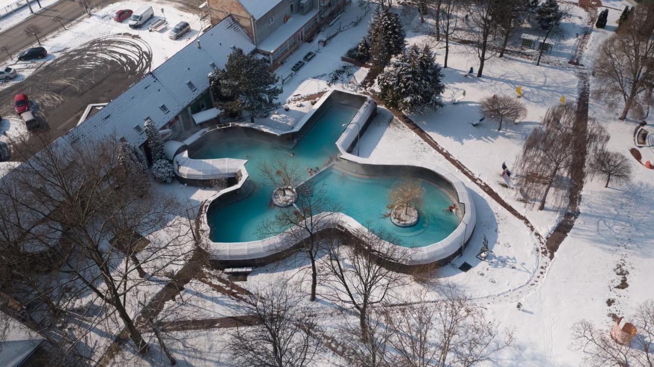 Thermal Apartmanhaz Komárom Dış mekan fotoğraf
