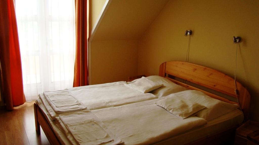 Thermal Apartmanhaz Komárom Oda fotoğraf