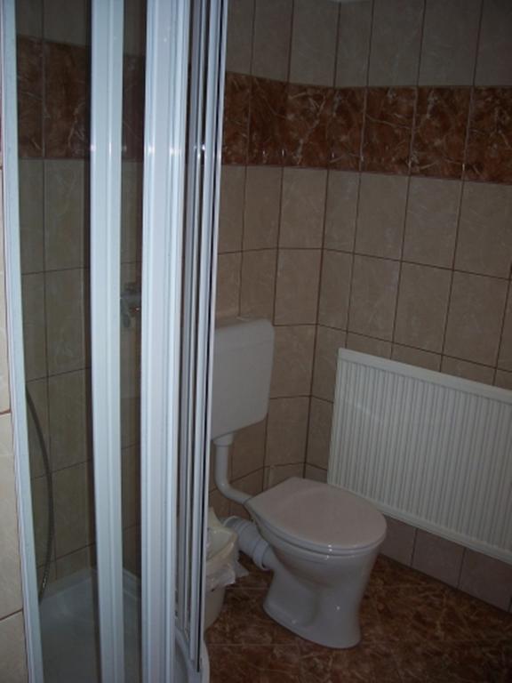 Thermal Apartmanhaz Komárom Oda fotoğraf